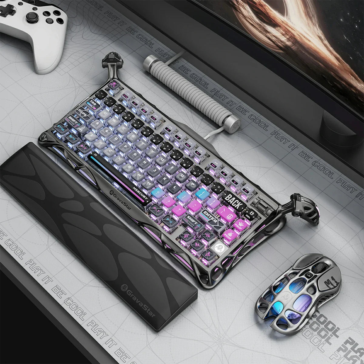GravaStar Mercury K1 Pro Special Edition Cyberpunk – Desk setup featuring 75% wireless mechanical gaming keyboard with M1 Pro mouse, wrist rest, coiled aviator cable, Kailh Speedy Mint linear switches, and dual RGB backlight.