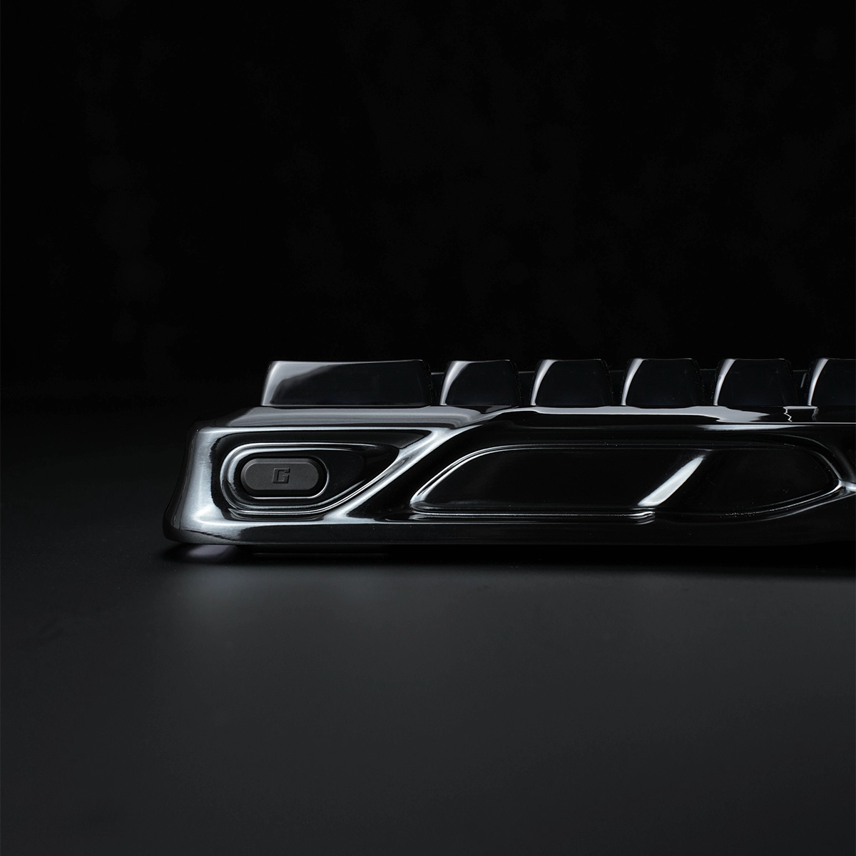 Mercury V60 Ultra - Obsidian Black