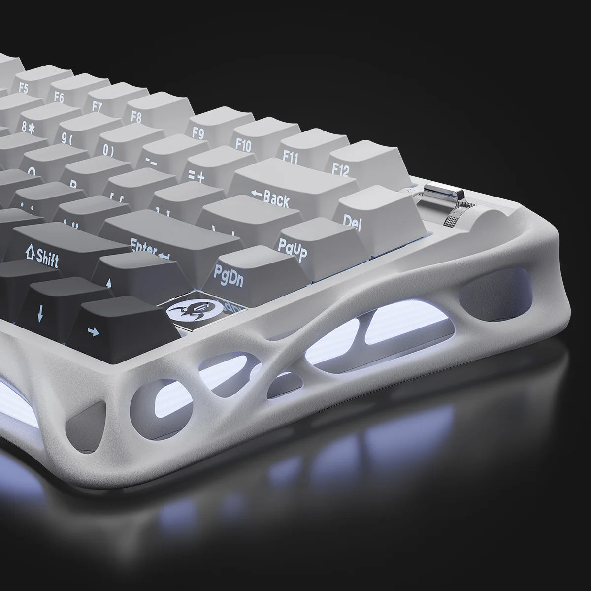 GravaStar Mercury K1 Gradient White – Close-up of magnesium-aluminum alloy exoskeleton frame, hot-swap linear switches, PBT keycaps, and customizable RGB lighting for the Pro Gaming Set with Mercury M1 Pro mouse.